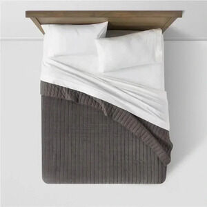 NWOT Full/Queen Channel Stitch‎ Velvet Quilt
Charcoal - Threshold